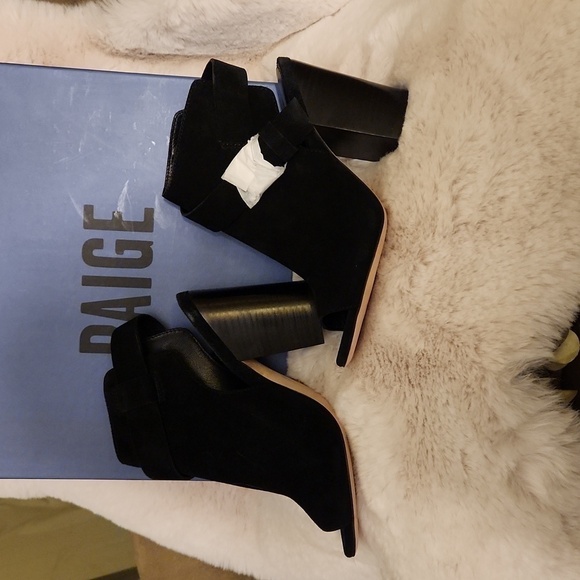 NWB Paige Black Suede Peep Toe Heeled Shoes-Size 6​​​​​​​​ - Picture 4 of 7